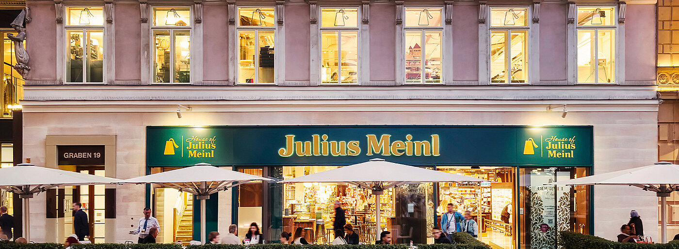 Fassade von Meinl am Graben, dem berühmten Delikatessen-Geschäft für Spezialitäten in Wien
